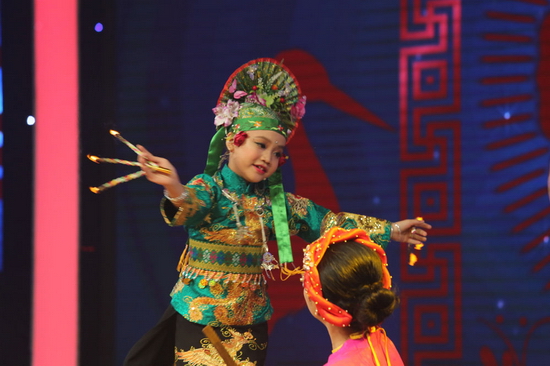 “Ca nương nhỏ tuổi nhất” Tú Thanh