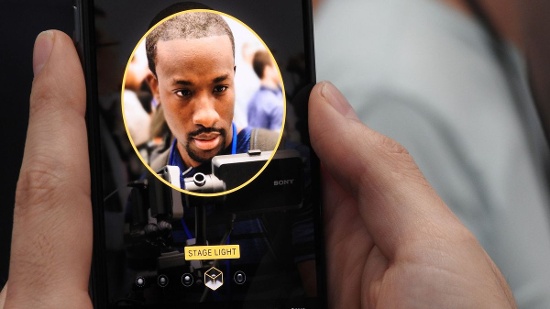 Face ID: Trên iPhone X, Apple lần đầu tiên giới thiệu tính năng mở khóa bằng khuôn mặt hay còn gọi là Face ID. Công nghệ này hoạt động dựa trên một loạt cảm biến và camera phía trước được gọi là 