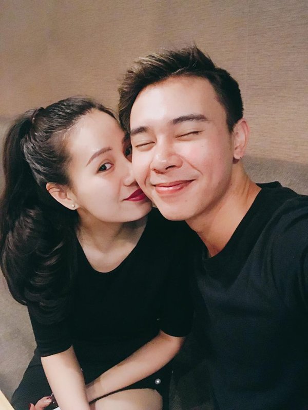 Đông Hùng tình tứ bên bạn gái.