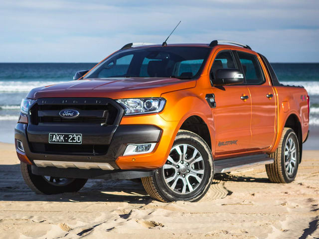 Đến lượt xe Ford giảm giá trong tháng &quot;cô hồn&quot;