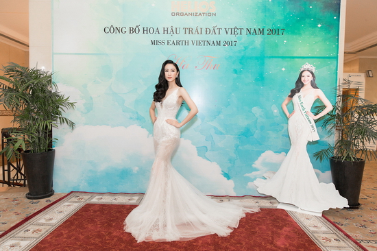  Hà Thu diện váy đuôi cá màu trắng khoe vai trần quyến rũ cùng vóc dáng chuẩn mực. 