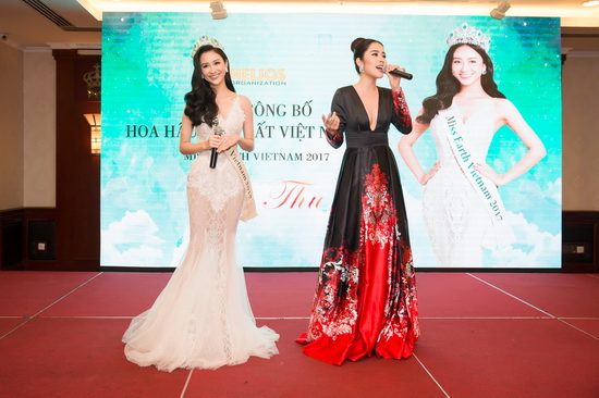 Có một sự trùng hợp là cả Nam Em và Hà Thu đều thử sức mình với vai trò ca hát tại cuộc thi Tình Bolero trước khi tham gia Miss Earth. Hiện tại Hà Thu cũng được đánh giá là thí sinh gây nhiều chú ý tại cuộc thi này. Tại  buổi gặp gỡ tối nay, Hà Thu và Nam Em cũng đã ngẫu hứng song ca ca khúc Trả lại thời gian đầy ngọt ngào và ăn ý trên sân khấu.