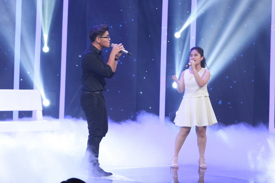 Đôi song ca đã liều lĩnh chọn một ca khúc nhạc phim La La Land khiến Hương Giang Idol phấn khích. Cặp cậu cháu dễ thương có thành công với sự lựa chọn này?