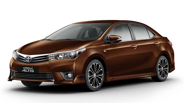 Corolla Altis có mức giảm khá sâu từ 80-100 triệu đồng.