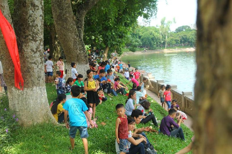 Và tận dụng nơi này thành khu vực ăn uống, dã ngoại.
