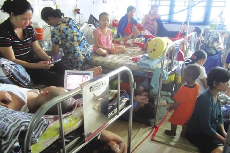 &quot;Hoa hồng&quot; cho bác sĩ và gánh nặng của bệnh nhân