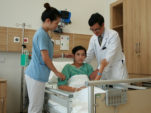 Bệnh ung bướu thường là bệnh nặng, chi phí tốn kém nên sự hỗ trợ của Vinmec sẽ đem lại thêm cơ hội được cứu sống cho người bệnh.