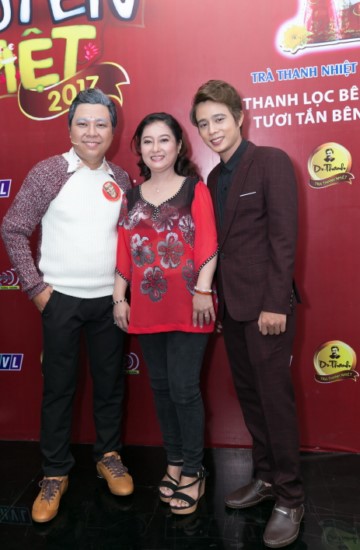 Tuấn Anh, Tuấn Dũng và mẹ.
