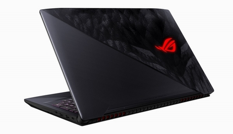 ROG Strix Hero Edition được tối ưu để mang lại trải nghiệm tốt nhất cho các tựa games MOBA/ARTS, ROG Strix Hero Edition trang bị CPU Intel Core i7, NVIDIA GeForce GTX 10 series và Windows 10 bản quyền. Màn hình IPS góc nhìn rộng của máy có tần số quét 120Hz giúp giảm hiện tượng lag và bóng mờ, nhờ đó toàn bộ bản đồ trở nên rõ ràng và mượt mà hơn khi di chuyển. Dải màu đạt 100% sRGB sẽ mang lại độ tương phản tốt, màu sắc chính xác và trung thực. Strix Hero Edition có bàn phím được thiết kế theo phong cách desktop với khả năng nhận đồng thời 30 phím nhằm mang lại phản phồi nhanh, chính xác trong bất cứ skill nào. Ngoài ra bàn phím này có độ bền lên đến 20 triệu lần nhấn, mang lại sự tin cậy đáng kinh ngạc cho game thủ.