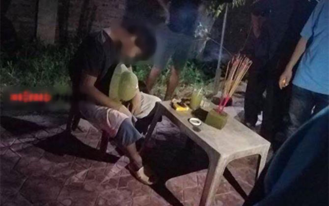 Người đàn ông chết bí ẩn khi ngồi uống nước mía