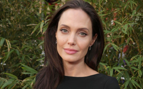 Angelina Jolie nói gì trước tin đồn tái hợp Brad Pitt?