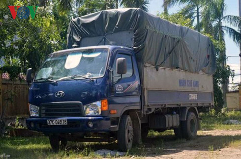 Chiếc xe gây tai nạn đã được sửa chữa tuy nhiên vẫn không thể qua mắt được lực lượng chức năng.