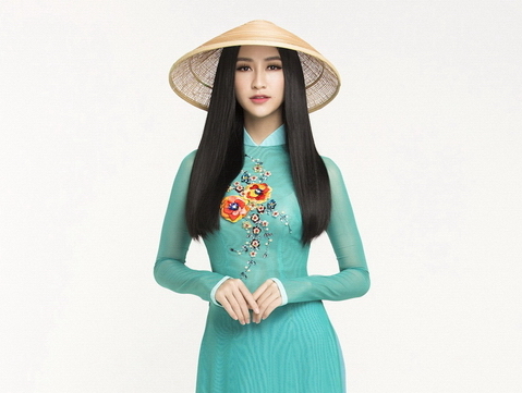 Hà Thu tham vọng mang Bolero đến Miss Earth 2017