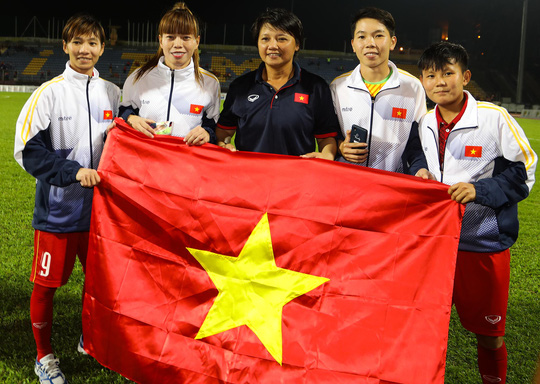 Bác sĩ tuyển nữ lên tiếng vụ mang thai đá SEA Games 2017