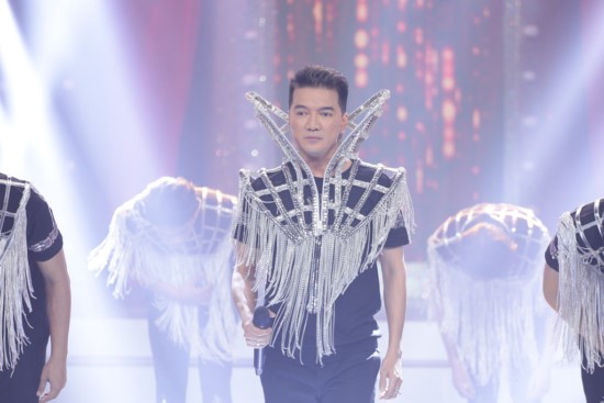 Đàm Vĩnh Hưng.