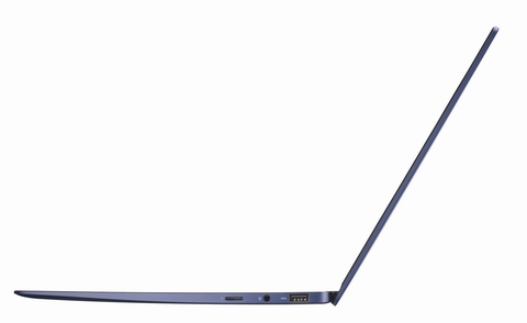 Đây là laptop mỏng nhất thế giới với nhân đồ họa hiêu suất cao NVIDIA GeForce MX150, mang lại sức mạnh đồ họa mạnh mẽ cho bất kì tác vụ nào như là chỉnh sửa hình ảnh và video, xem phim và chơi những tựa game mới nhất. Được trang bị vi xử lý Intel Core i7 thế hệ thứ 8 mới nhất – có thể ép xung lên đến 3,7GHz khi cần – với 16GB RAM và 1TB PCIe SSD, ZenBook 13 sẽ không bao giờ để người dùng phải chờ đợi.