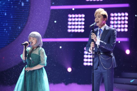 Đây là lần đầu tiên nam ca sĩ Trịnh Thăng Bình song ca cùng bé Bích Ngọc và phải hóa thân thành một nhân vật khác. 
