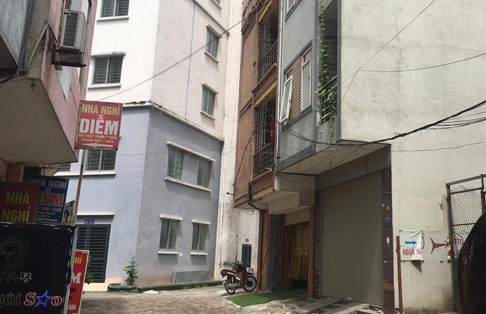 Hà Nội: Phát hiện 3 mẹ con chết bí ẩn trong nhà nghỉ