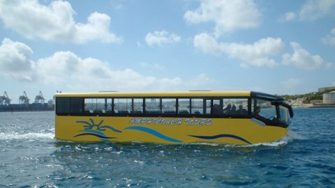 Ý tưởng chống ùn tắc 100.000 USD: Mở tuyến taxi nước Hồ Tây