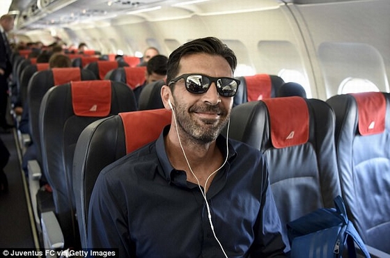 Thủ thành Buffon lạch quan, vui vẻ trước cuộc tái ngộ Barcelona