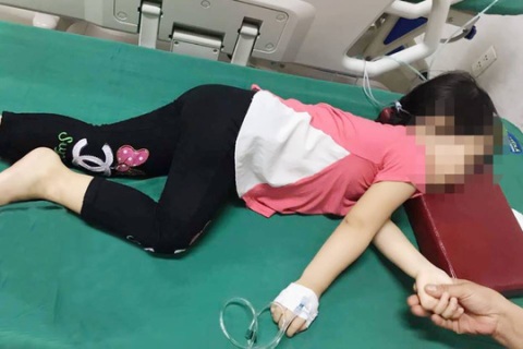 Bé gái suýt chết vì nuốt dây đồng hồ kim loại