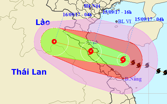 Tâm bão còn cách đèo Ngang 120km, vẫn giật cấp 15