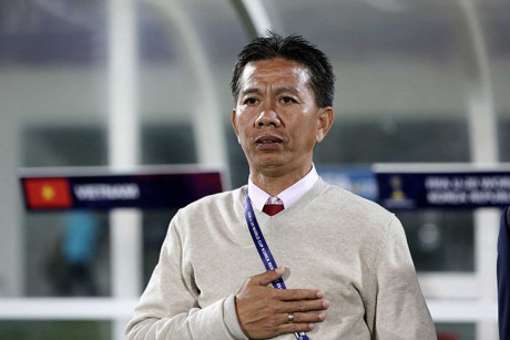 HLV Hoàng Anh Tuấn lấy World Cup để &quot;đáp trả&quot; bầu Đức?