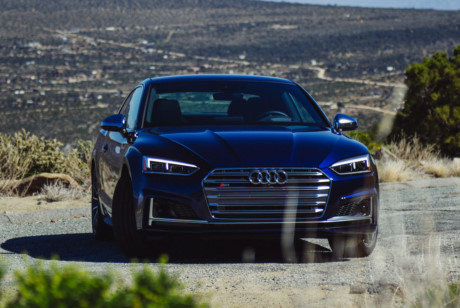 4. Audi S5 sang chảnh với vẻ ngoài thông minh, động cơ V6 tăng áp, dung tích 3.0 lít, giá bán đề xuất 54.400 USD.