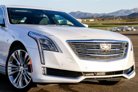 7. Cadillac CT6 là xế sang chảnh tốt nhất của Mỹ, nổi bật với trọng lượng nhẹ, khung gầm đẳng cấp cao, trang bị động cơ tăng áp kép V6, dung tích 3.0 lít, giá bán đề xuất 64.565 USD.
