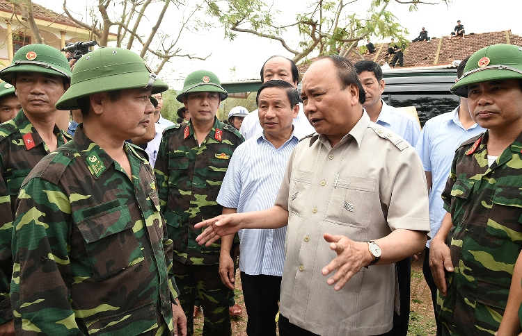 Thủ tướng giao nhiệm vụ cho các lực lượng nhanh chóng khắc phục hậu quả bão. - Ảnh: VGP/Quang Hiếu
