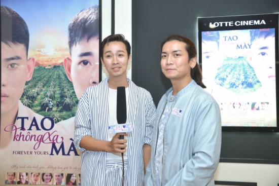 BB Trần đến chia vui cùng ê-kip phim.
