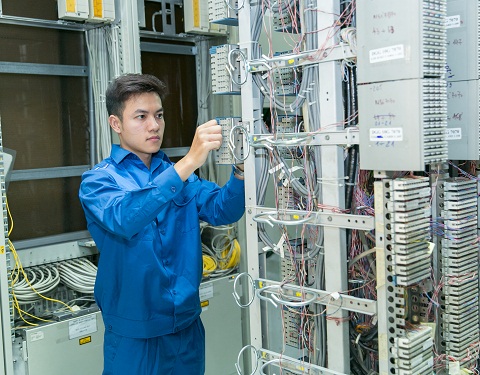 VinaPhone là một trong những đơn vị đầu tiên đáp ứng các yêu cầu của Bộ trong việc kết nối với trung tâm chuyển mạng quốc gia và luôn cam kết đảm bảo đáp ứng đúng tiến độ triển khai dịch vụ theo yêu cầu của Bộ TT&TT.