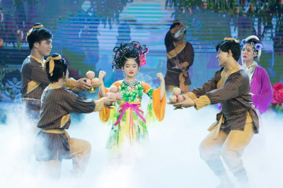 Khánh Nhi.