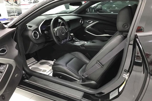 Chevrolet Camaro RS tiền tỷ độ mâm &quot;độc&quot; tại Việt Nam