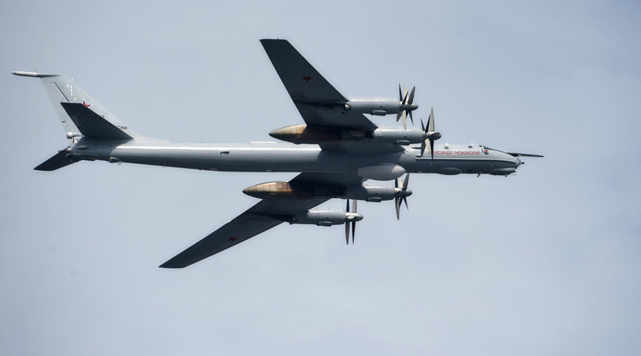 Máy bay ném bom chiến lược Tu-95 do hãng Tupolev nghiên cứu sản xuất từ đầu những năm 1950 trang bị cho Không quân Liên Xô (chính thức năm 1957). Ngày nay, nó vẫn phục vụ tích cực trong Không quân Nga và trở thành máy bay ném bom chiến lược duy nhất trên thế giới còn dùng động cơ cánh quạt.