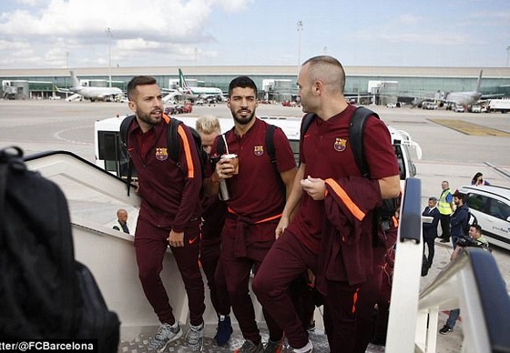 Messi và &quot;dàn sao&quot; Barca đổ bộ xuống đất Bồ Đào Nha