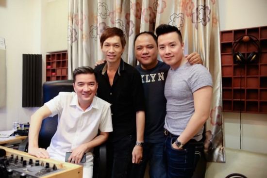 Mr Đàm cũng góp giọng trong MV.