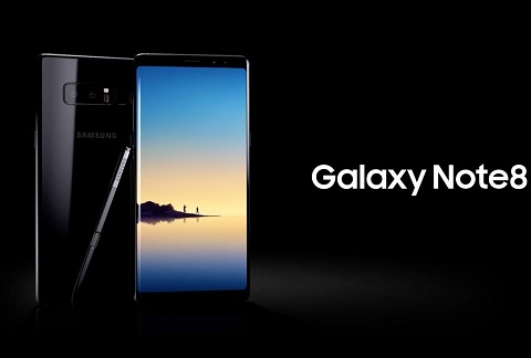 3. Samsung Galaxy Note 8. Sau sự cố Note 7, Samsung tung ra thị trường Galaxy Note 8 như nhiều người mong đợi. Điện thoại thông minh này sở hữu cảm biến ảnh kép của S8 và S8 Plus, tiêu cự dành cho chế độ chân dung và bút S Pen, bộ vi xử lý Exynos 8895 và màn hình liền cạnh. Điểm đánh giá : 9,16/10.  