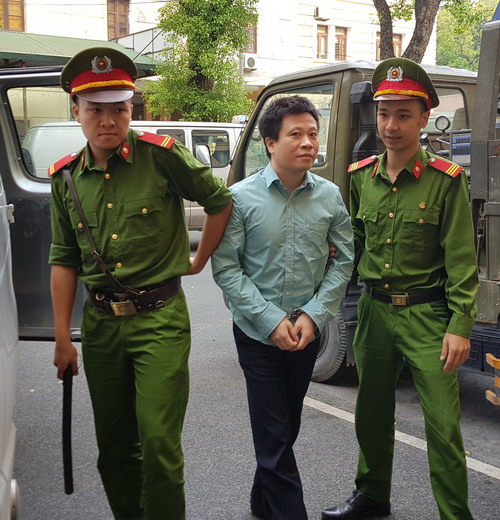 Bị cáo Hà Văn Thắm tại phiên tòa sáng nay