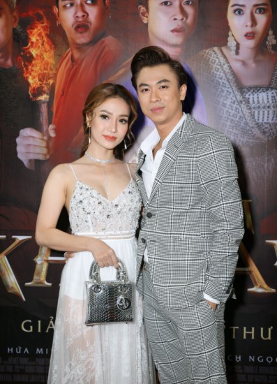 Hồ Việt Trung và bạn gái Mi Vân.