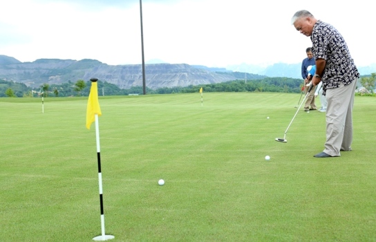Khách hàng trải nghiệm sân golf 18 hố có tầm nhìn đẹp nhất Việt Nam