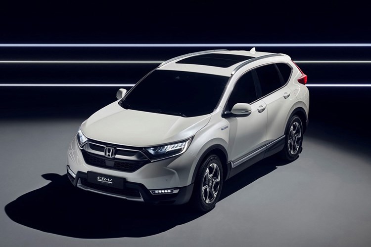 Bên cạnh đó là nhiều tính năng hiện đại dễ dàng cho người dùng như cốp xe tự động mở theo nhiều nấc, mở khóa/ khởi động xe thông minh. Đó cũng là lí do vì sao CR-V luôn nằm trong Top những dòng xe hơi có doanh số cao nhất của Honda.