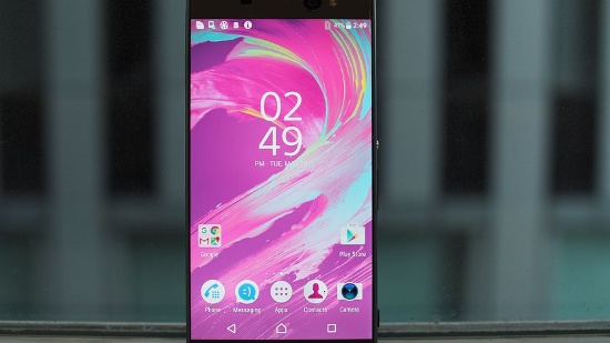 iPhone X là thiết bị đầu tiên của Apple có màn hình lón hơn 5.5 inch, nhưng hiện nay đã có rất nhiều smartphone Android vượt qua ngưỡng kích thước màn hình đó từ lâu, như Sony Xperia Z Ultra sở hữu màn hình lớn với kích thước 6,4 inch ra mắt cách đây 4 năm.