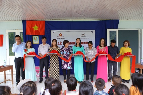 Ban giám hiệu Hệ thống Giáo dục Vinschool đã có chuyến công tác tới Quảng Trị, tham gia vào Lễ Khánh thành công trình 10 phòng học được xây dựng từ nguồn ngân sách của Giải chạy vì giáo dục Edurun 2016, chuyến đi có sự đồng hành của các phụ huynh và học sinh Vinschool.