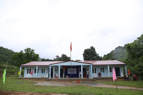 Toàn cảnh 3 phòng học khang trang tại điểm trường Ba Ngày - Dakrong, Quảng Trị sau khi được xây dựng từ nguồn ngân sách của Giải chạy vì giáo dục Edurun 2016.