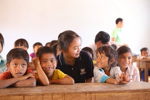 Tận mắt chứng kiến những khó khăn của các bạn học sinh nơi đây, em Nguyễn Minh Châu bày tỏ: “Mong rằng, trong tương lai sẽ có nhiều chuyến đi từ thiện ý nghĩa như như thế này để không chỉ mình em mà các Vinsers khác cũng sẽ được tham gia và cống hiến. Từ đây, chúng em sẽ được học nhiều hơn về cách “quan tâm” - 1 trong 5 giá trị cốt lõi mà mỗi Vinsers cần phải có cùng với sự chia sẻ và luôn chung tay hướng tới cộng đồng.”
