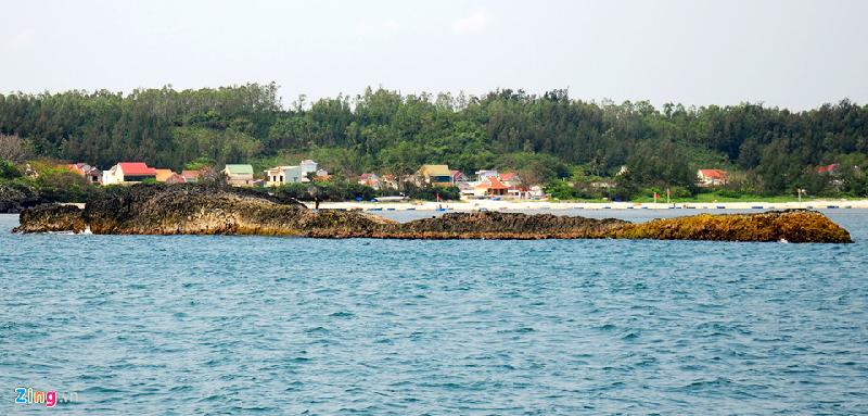 Làng chài Châu Thuận Biển (xã Bình Châu, huyện Bình Sơn), nơi được người dân địa phương ví von là 