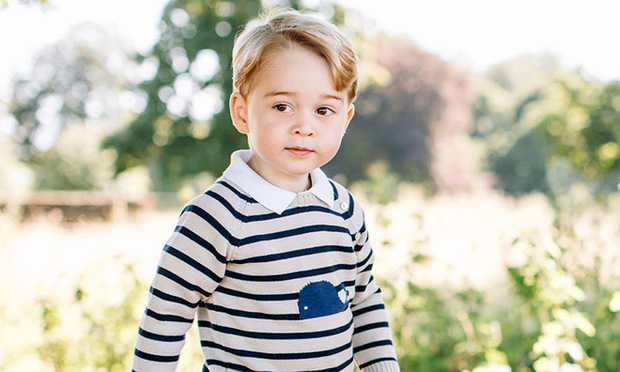 Hoàng tử bé George - con trai vợ chồng hoàng tử William và công nương Kate