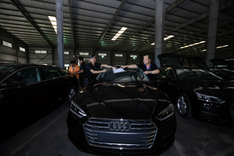 258 xe được Audi Việt Nam thực hiện bàn giao đợt hai cho Ủy ban Quốc gia APEC 2017 tại Đà Nẵng gồm 186 xe Audi phiên bản giới hạn APEC và 72 xe Audi phiên bản thường đã được bổ sung thêm theo yêu cầu cùng 5 mẫu xe phiên bản giới hạn APEC. Tất cả năm mẫu xe phiên bản giới hạn, bao gồm mẫu xe Audi Q5 được sản xuất riêng cho thị trường Việt Nam.