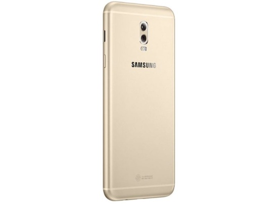 Trong khi camera chuyên chụp selfie của thiết bị cũng ấn tượng không kém với độ phân giải 16 megapixel, khẩu độ f/1.9 đi kèm đèn flash LED riêng tối ưu hóa khả năng chụp selfie trong điều kiện ánh sáng yếu.